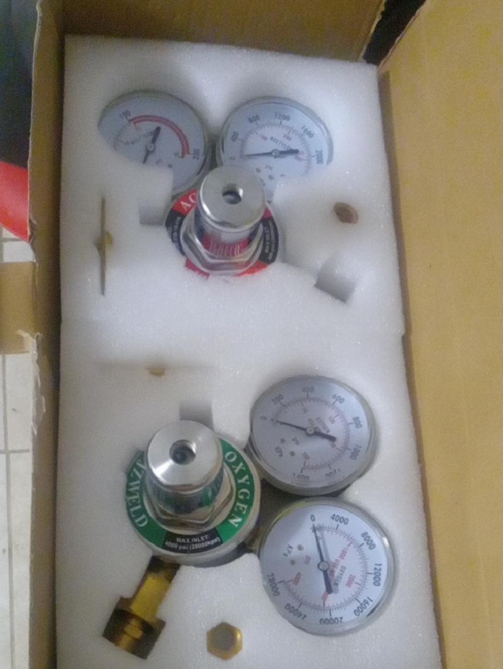 Oxygen/Acetylene Gas Regulator Set - Silver and Green